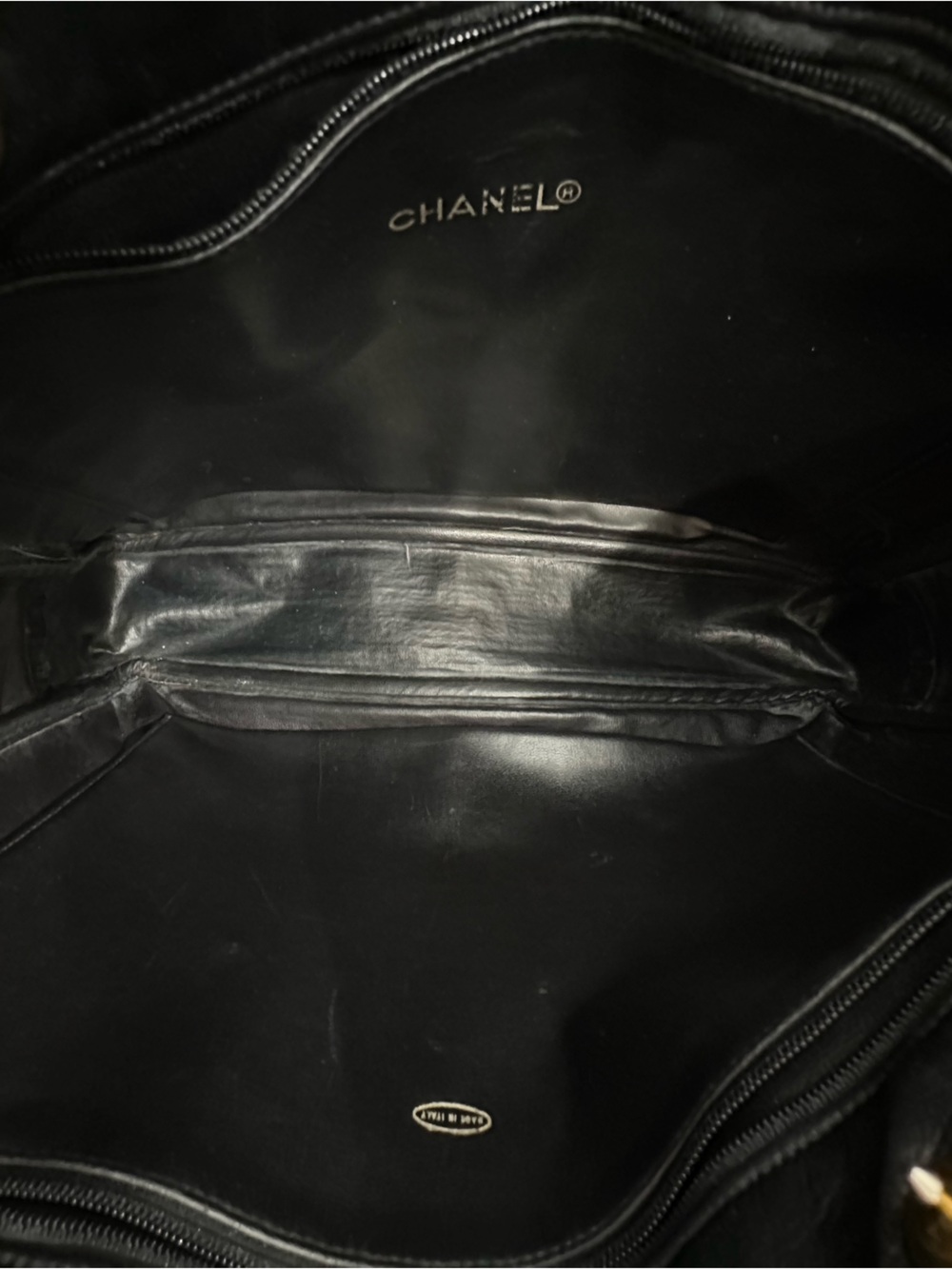 Vintage Chanel Black Lambskin Chain Tote Bag CC Medallion Quilted Trim | Italy - Picture 14 of 15